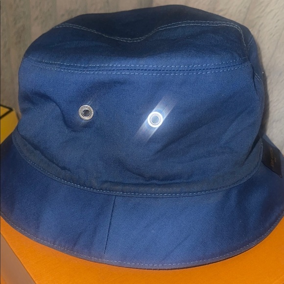 Authentic Louis Vuitton Blue Monogram Bucket Hat with Receipt - Picture 5 of 8